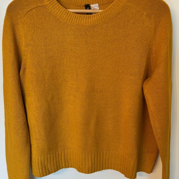Women's Light Knit Sweater - Picture 2 of 5